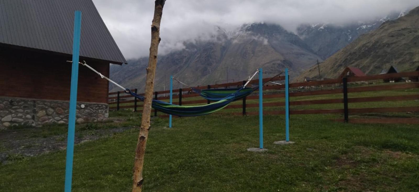Cliffside Cottage Kazbegi Exterior foto